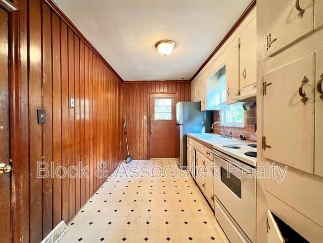 Building Photo - 139 Endsley Ave