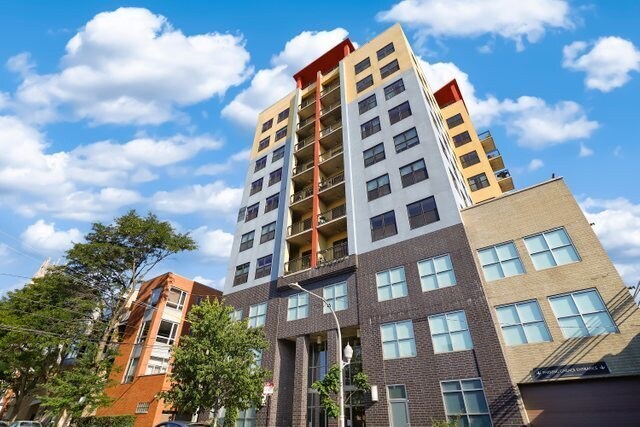 Building Photo - 1122 W Catalpa Ave