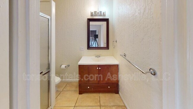 Building Photo - 170 Birch Ln