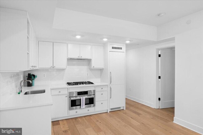 Building Photo - 2869 28th St NW