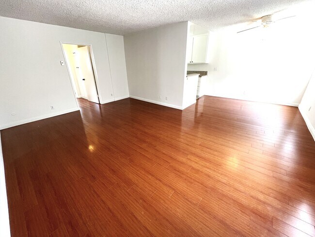 Building Photo - 3207 Bagley Ave