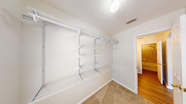 Building Photo - 448 Sherwood Oaks Dr