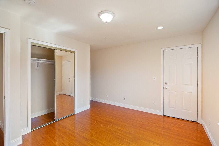 Building Photo - 3910 San Carlos Way