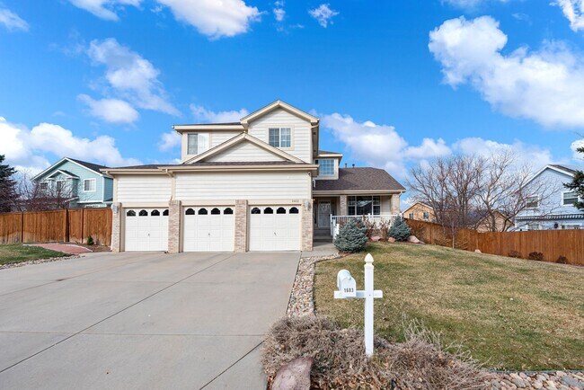Building Photo - Long Realty & Property Management - Big home. Big yard. Big vibes. 6 beds 4 baths 3,556 sq ft Aur...