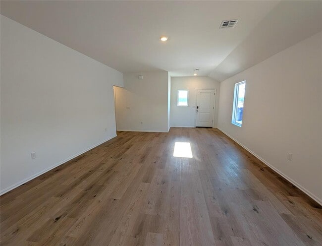 Building Photo - 3301 Little Creek Dr