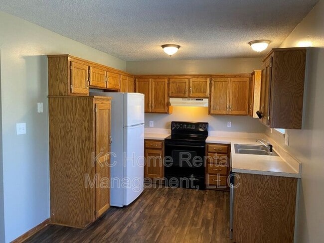 Building Photo - 605 Susanne Ct