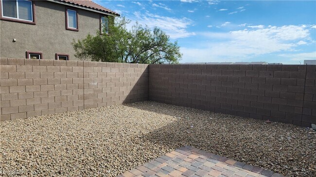 Building Photo - 7858 Morganite Ave