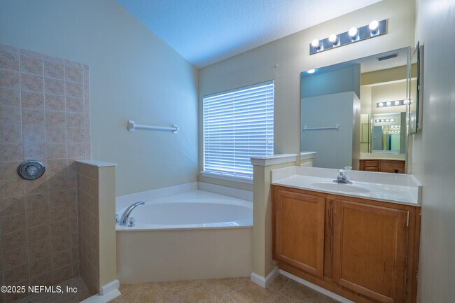 Building Photo - 3466 Laurel Leaf Dr