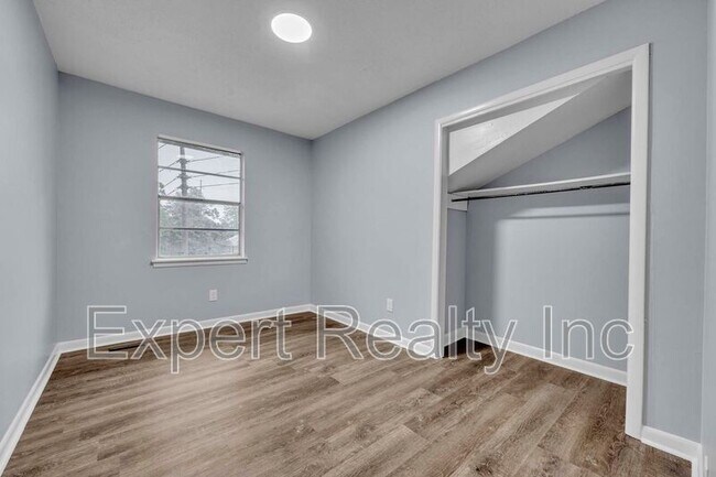 Building Photo - 1256 15th St SW