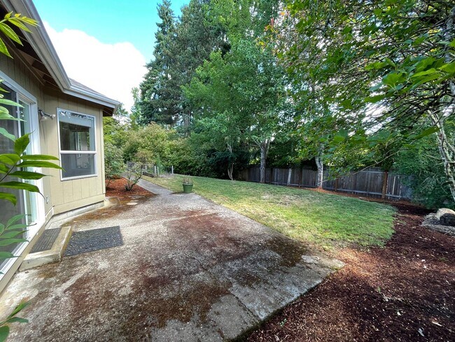 Building Photo - Fantastic 3 Bed/2 Bath Single Family Home on Blackburn St.