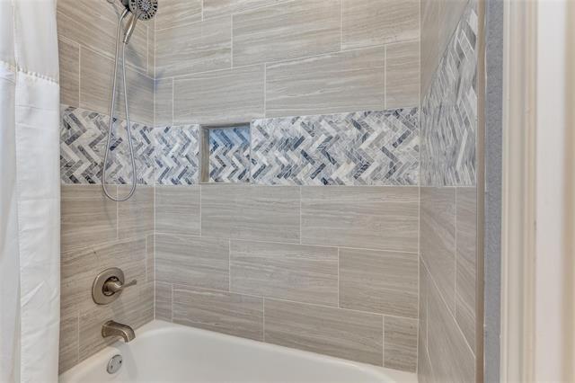 Building Photo - 2913 Bellerive Dr