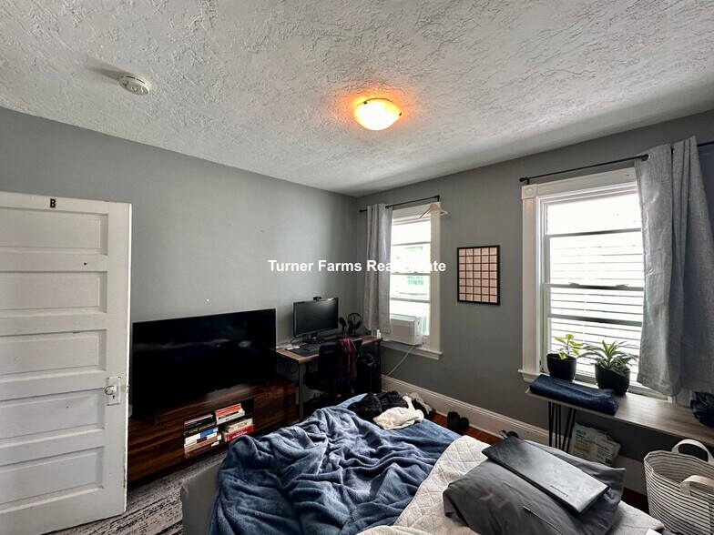 Building Photo - 23 Granite St