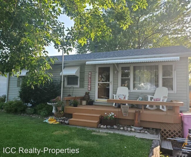 3 br, 1 bath House 703 5th Street 703 5th St Colona IL 61241