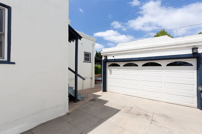 Building Photo - 4 Bed, 3 Bath—Single Family Home in Kensin...