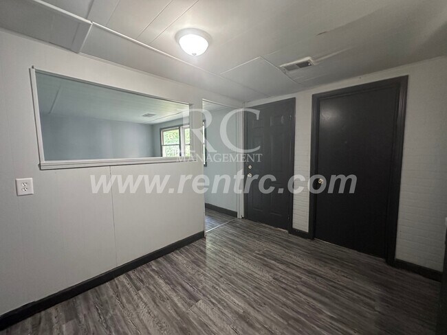 Building Photo - 1224-D Marion-