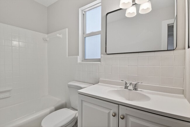 Building Photo - 58 W 27th St