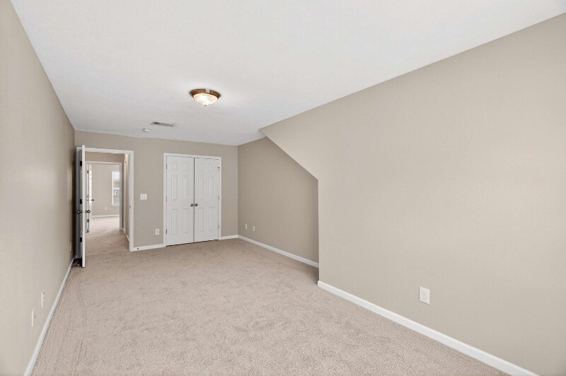 Building Photo - 1036 Harold Lee Dr