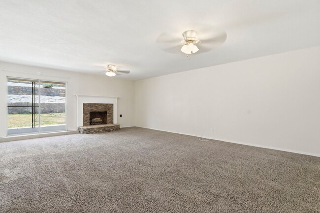 Building Photo - 3329 Old Spanish Trail