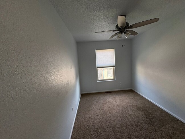 Building Photo - 3 Bed 2.5 Bath Home with 2 Car Detached Ga...