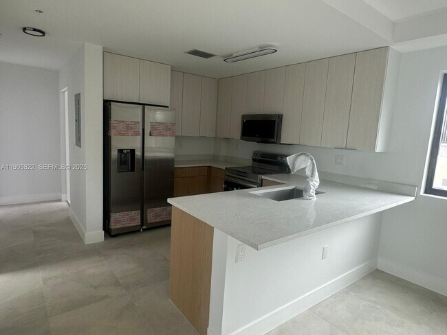 Building Photo - 5423 NE Miami Ct