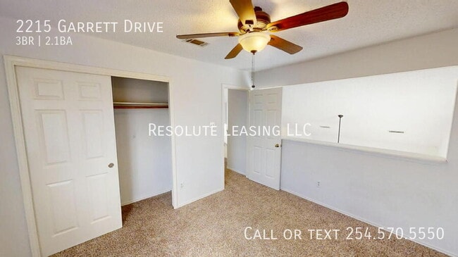 Building Photo - 2215 Garrett Dr