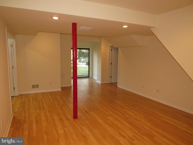 Building Photo - 30 Kings Grant Rd