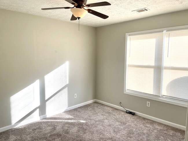 Building Photo - Welcome to this charming home located in S...