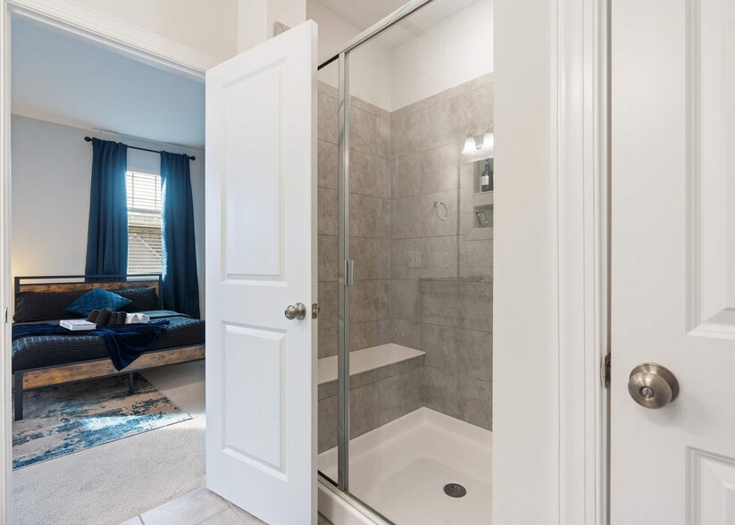 Building Photo - 1010 Falling Rock Pl