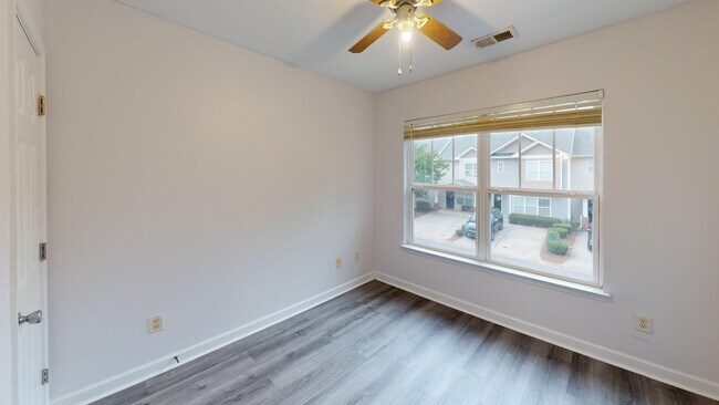 Building Photo - 112 St Vincent Pl