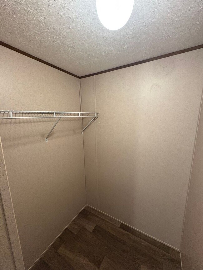 Building Photo - For Rent