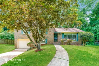 Building Photo - 2501 Wright Cir