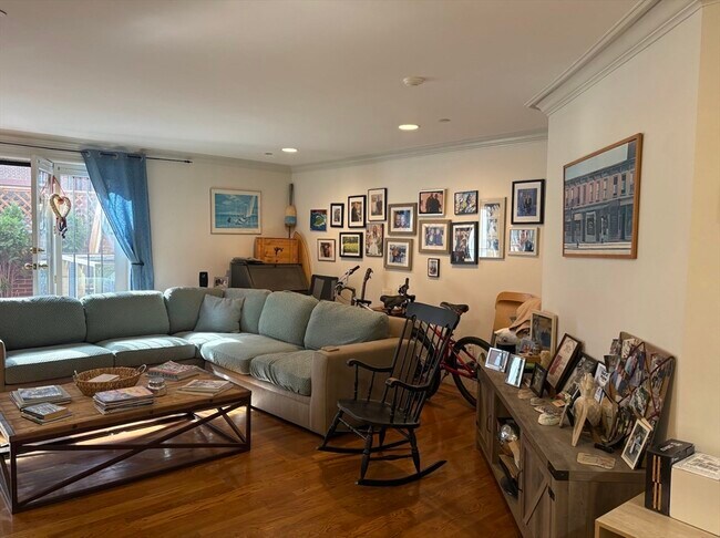 Building Photo - 331 Beacon St