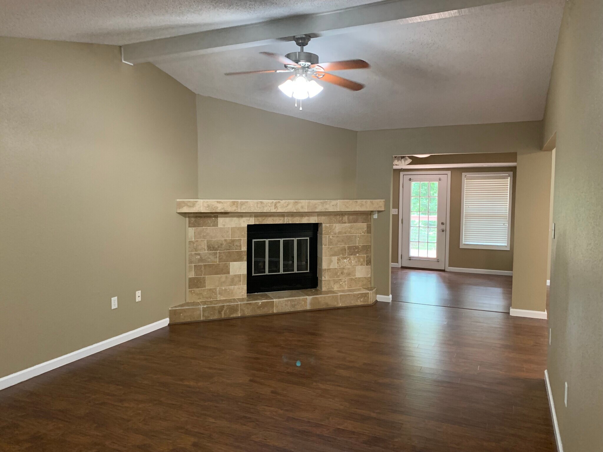Building Photo - 255 Oakview Pl