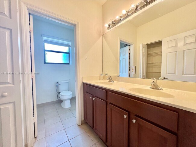 Building Photo - 15153 SW 117th Terrace