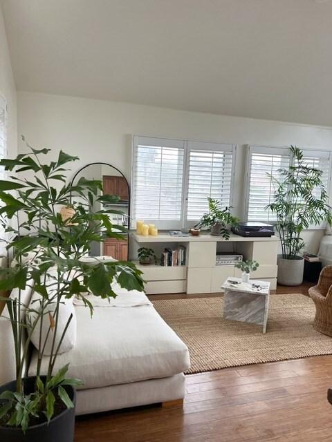 Building Photo - 202 Dimmick Ave