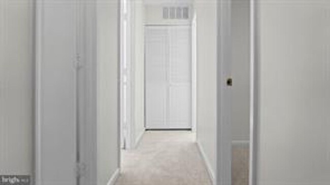 Building Photo - RENOVATED TOWNHOUSE WITH 3 BEDROOMS AND 1.5 BATHS, FENCED BACKYARD