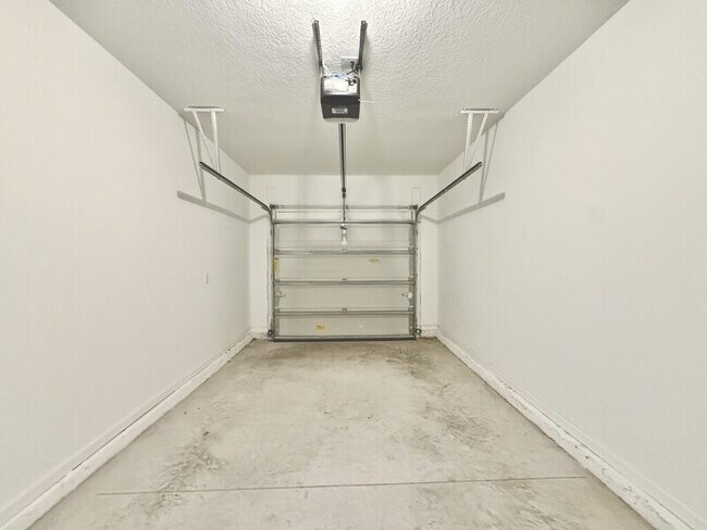 Building Photo - 38057 Elby Ln