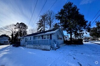 Building Photo - 46 E Oakcrest Ave