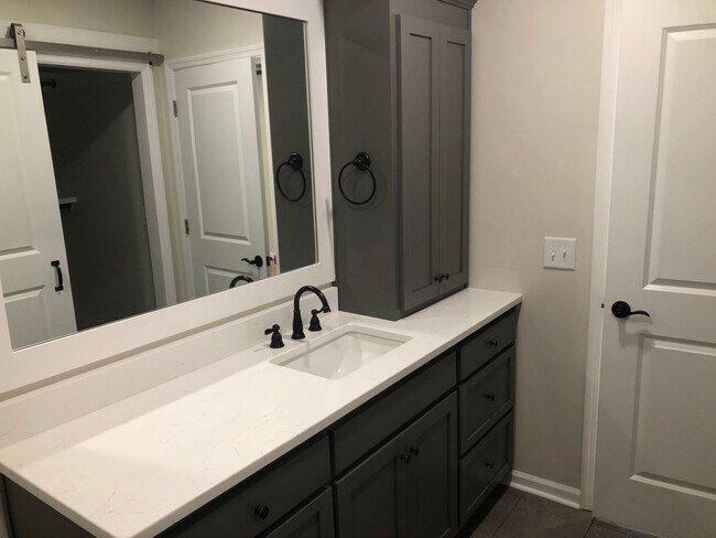 Building Photo - 5524 Rodgers Dr