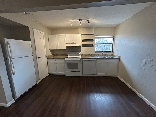 Building Photo - 2 Bedroom Flat in Brandywine