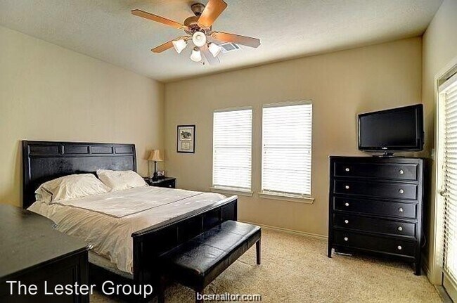 Building Photo - 4 br, 4 bath House - 146 Forest Dr.
