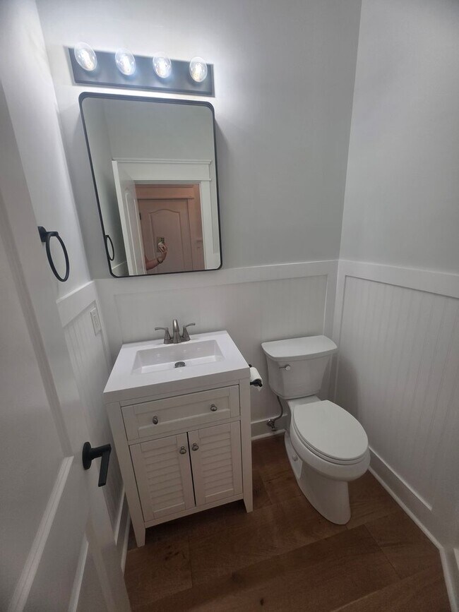 Building Photo - Beautifully remodeled home in LaVergne