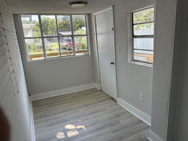 Building Photo - 1316 West End Ave