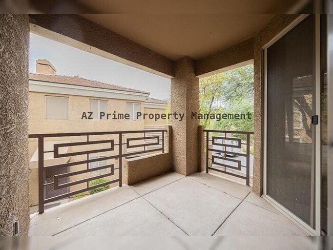 Building Photo - 1411 E Orangewood Ave