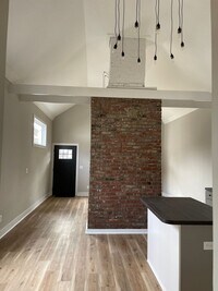 Building Photo - Shelby Park Amazing Newly Renovated 2 Bedroom House