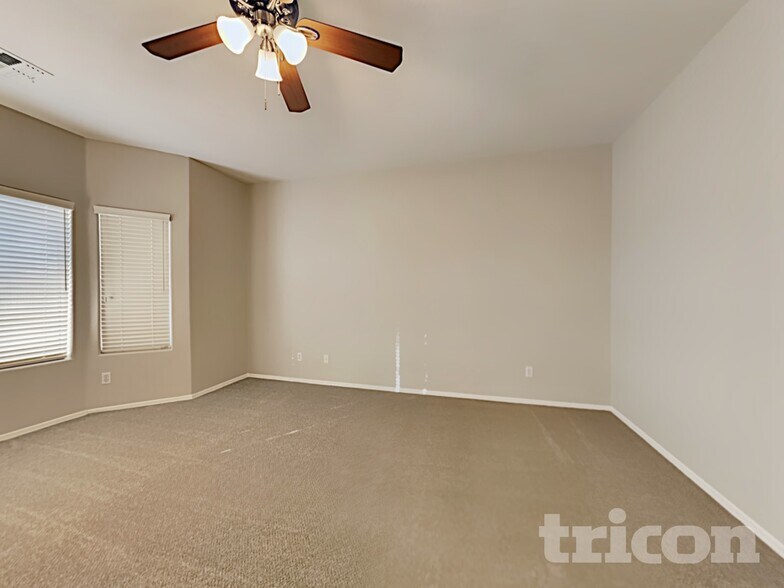 Building Photo - 117 S 125th Ave