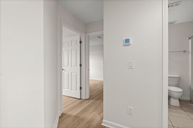 Building Photo - 5115 E 11th St