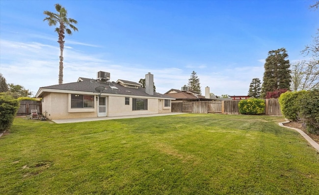 Building Photo - Beautiful Single Family Home in the Southwest