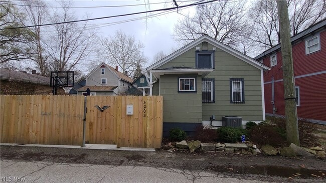 Building Photo - 4208 John Ct