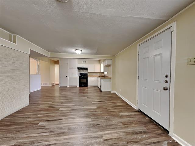 Building Photo - 4427 Live Oak Dr